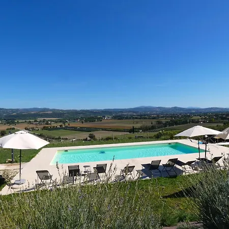 I Escape To Umbria, 2 펜션 *