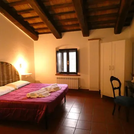 I Escape To Umbria, 2 *